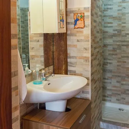 Guest house La Fruta Aviles